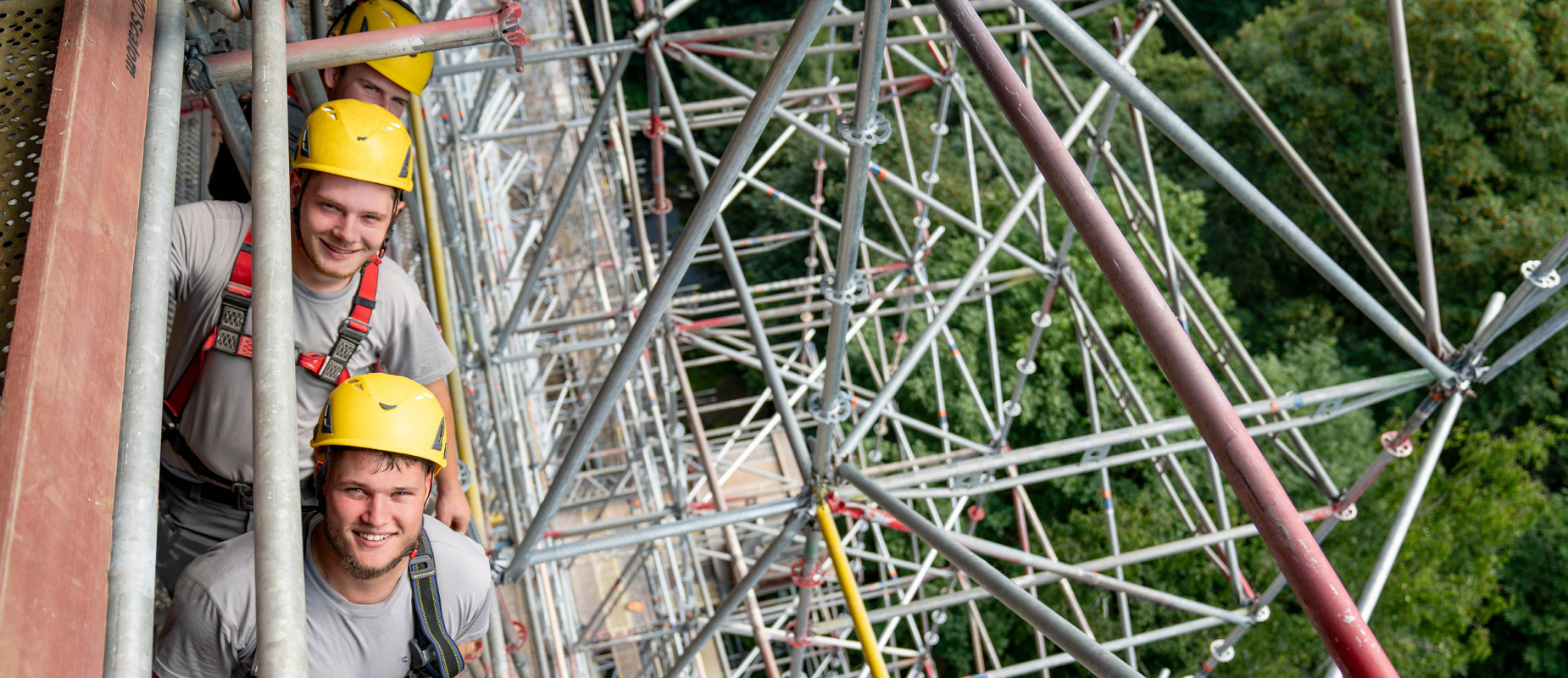 Geruestbau Elstertalbrücke in der Höhe